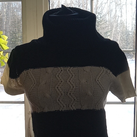 "🩷" Knit turtle neck t-shirt - Picture 2 of 2